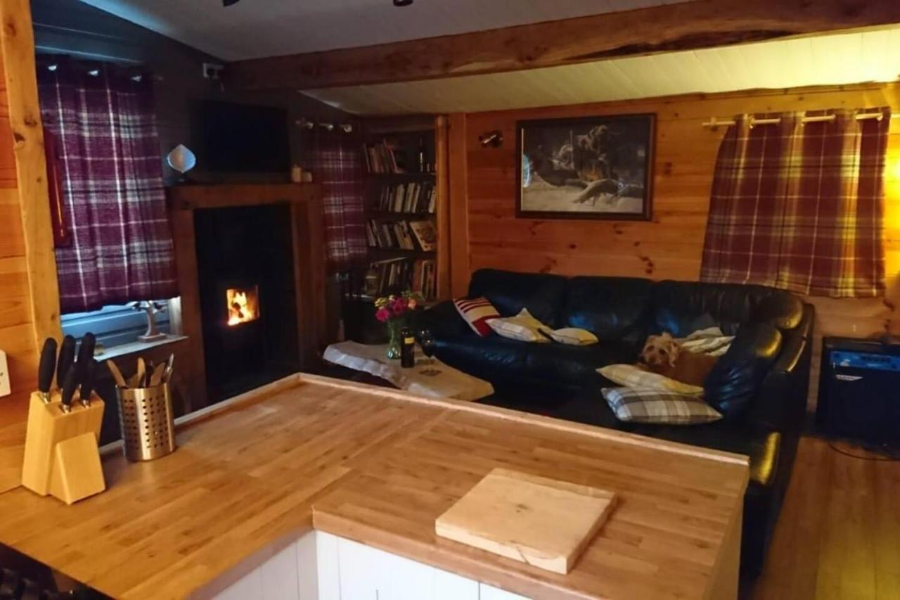 Charming 2-Bed Cabin In Саттон-Колдфілд Екстер'єр фото