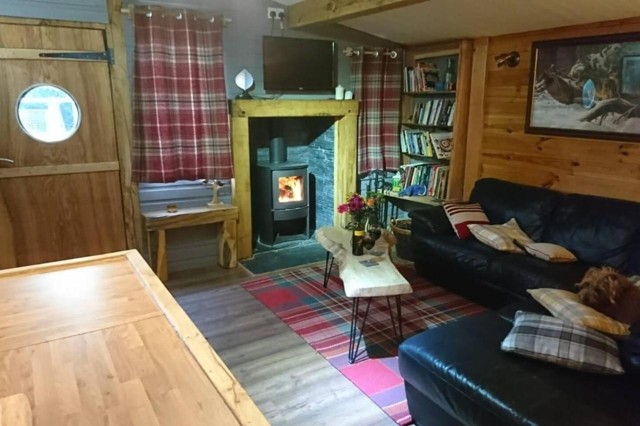 Charming 2-Bed Cabin In Саттон-Колдфілд Екстер'єр фото
